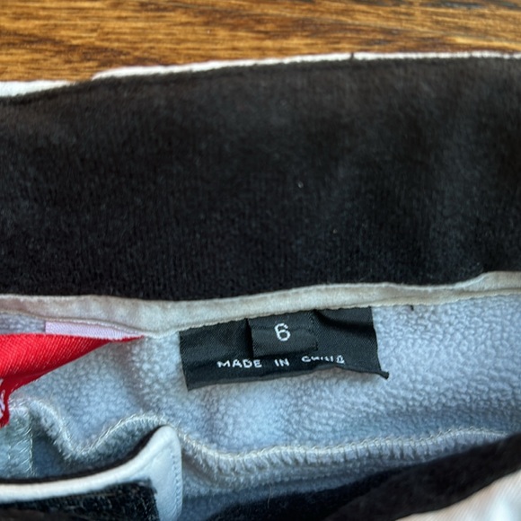 Marker Women’s fleece lined ski pants. Size 6. - Picture 3 of 9